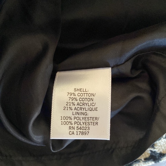 Banana Republic patterned black and white skirt (above the knee) - Picture 5 of 12